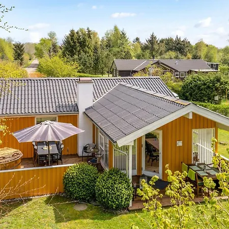 Nico - 1-1km From The Sea By Interhome Hals